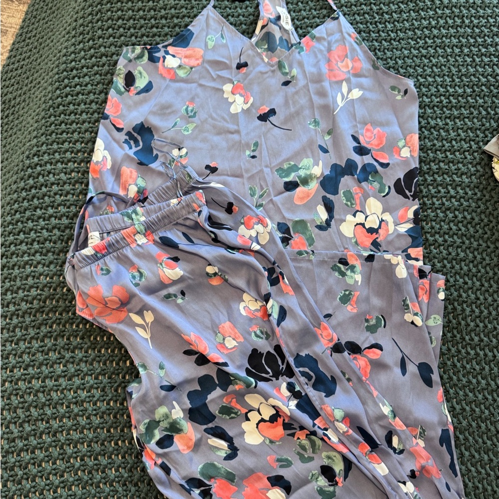 Floral V-Neck set in Dusty Lavender
